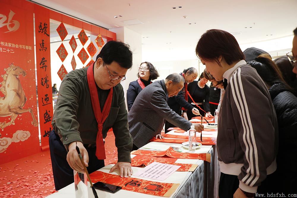 ������Э���´��ر��ж�-��ӭ�����߽����㳡