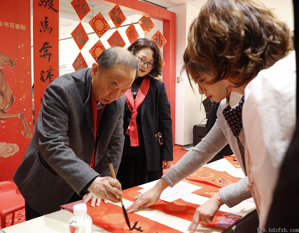 ������Э���´��ر��ж�-��ӭ�����߽����㳡