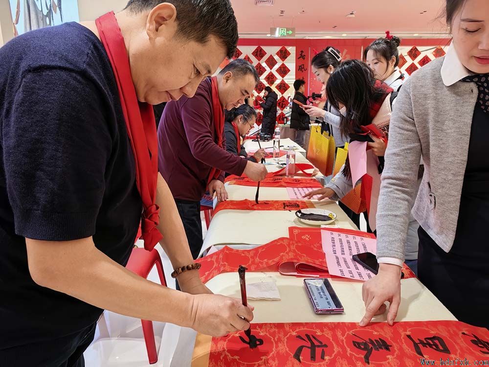 ������Э���´��ر��ж�-��ӭ�����߽����㳡