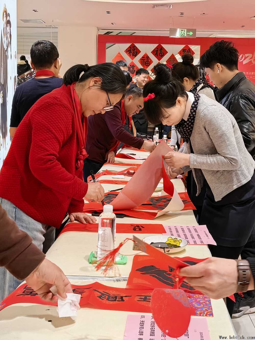 ������Э���´��ر��ж�-��ӭ�����߽����㳡