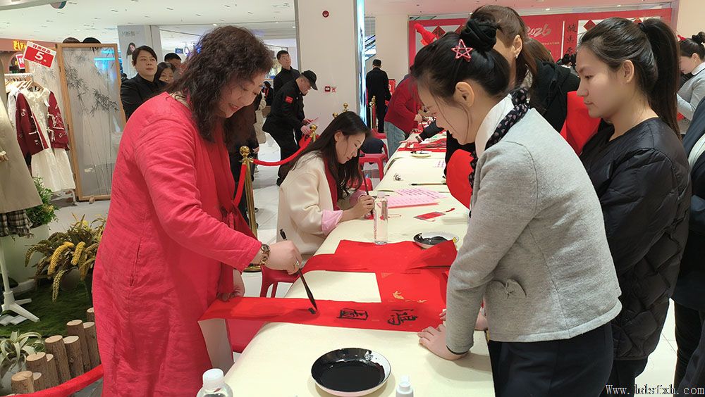 ������Э���´��ر��ж�-��ӭ�����߽����㳡