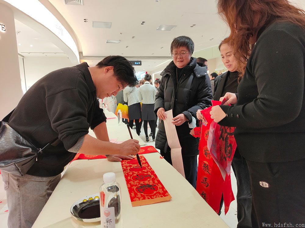 ������Э���´��ر��ж�-��ӭ�����߽����㳡