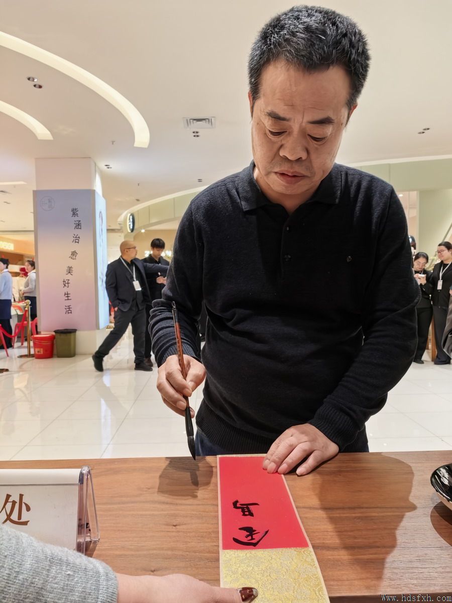 ������Э���´��ر��ж�-��ӭ�����߽����㳡