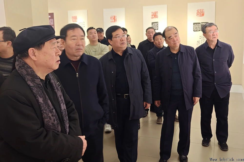 ���»���������ʷ����׭��չ���ں���������¡�ؿ�Ļ